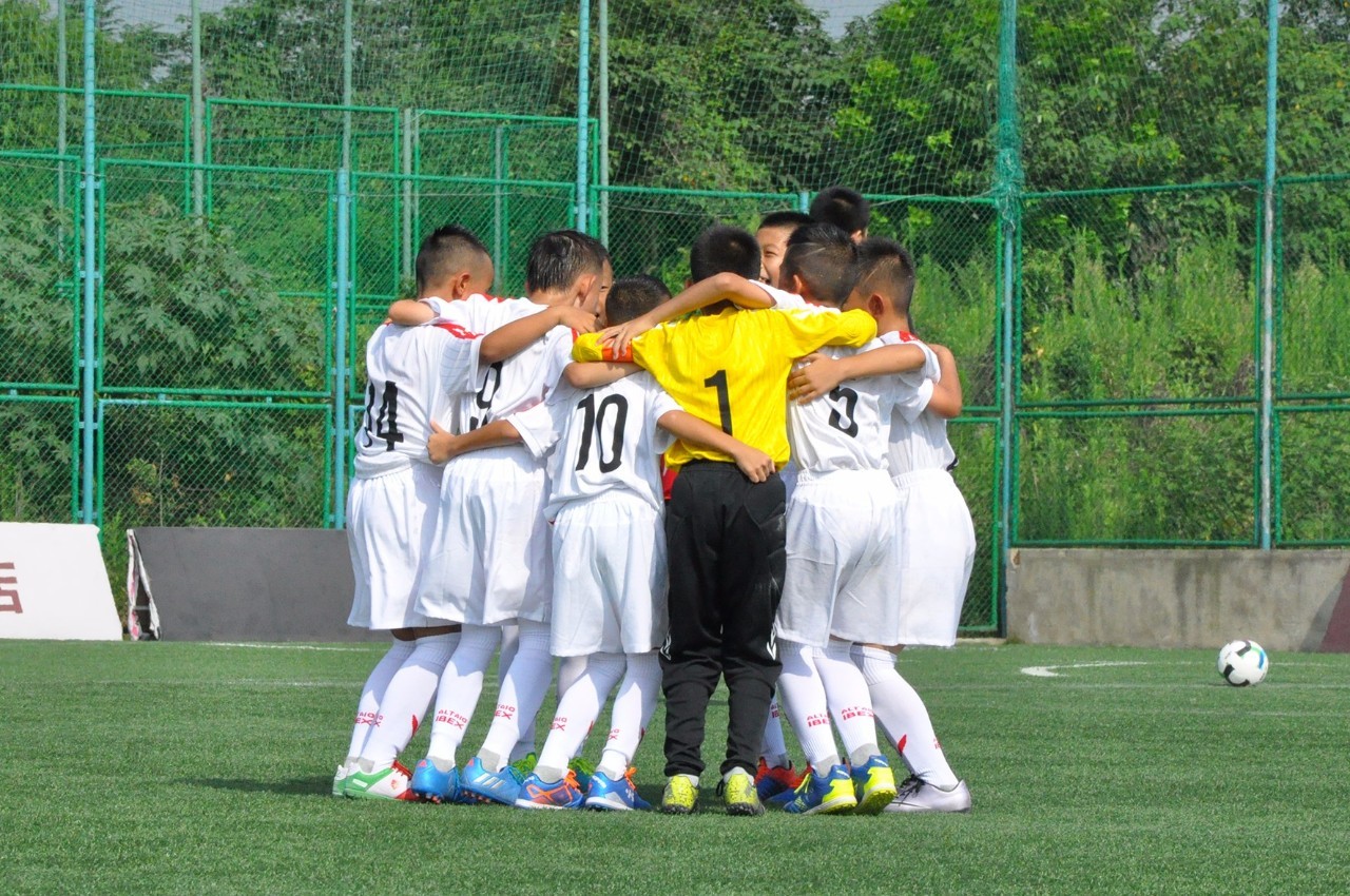 金年会平台-关于冲刺阶段欧超杯传出新动向，深圳男篮更衣室发声，管理层表态——赛场秩序良好，赛程密集仍需轮换的信息