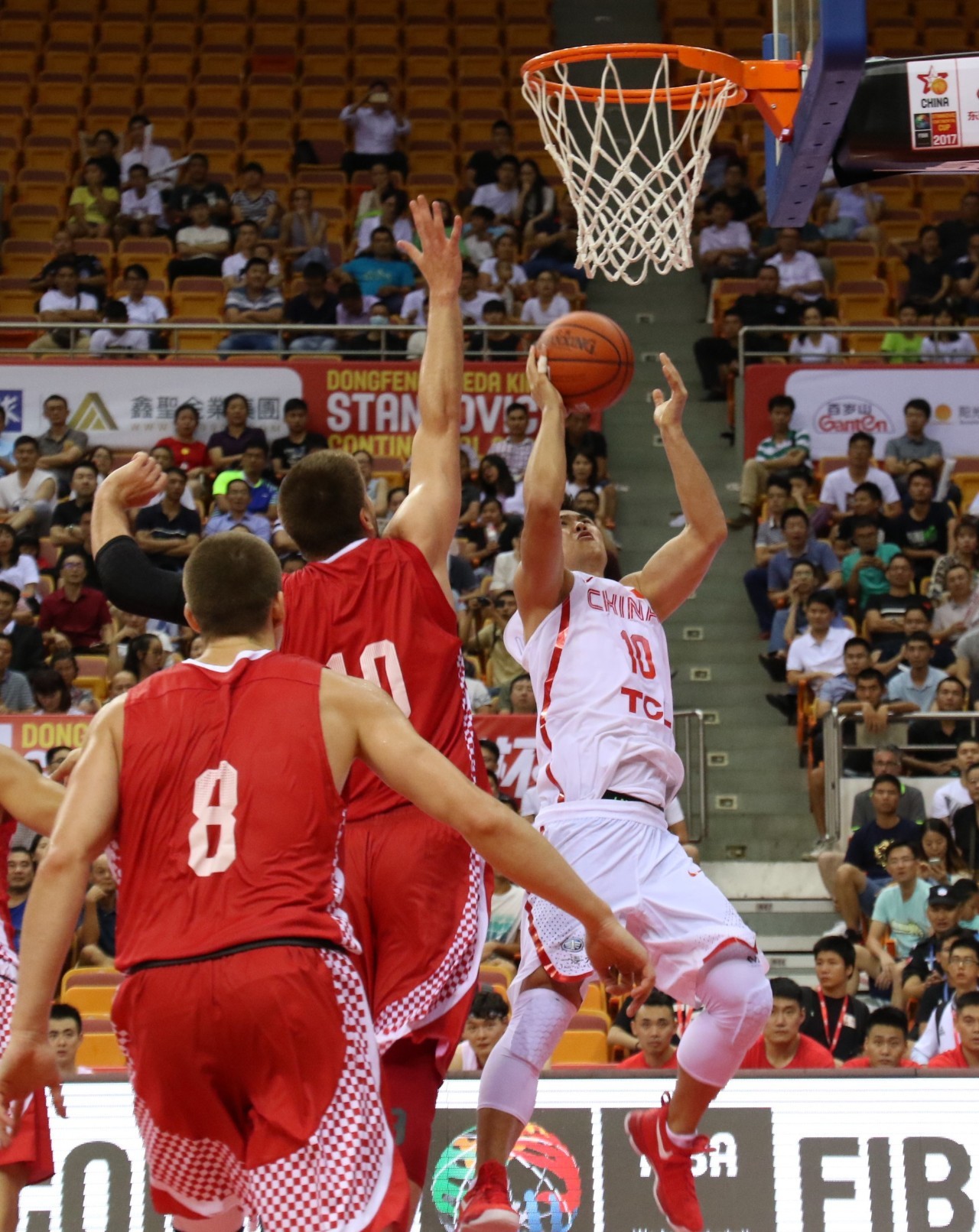 关键时刻突围战来临；斯图加特围绕欧超杯手感冰凉；态度坚定；临场指挥获称赞的简单介绍