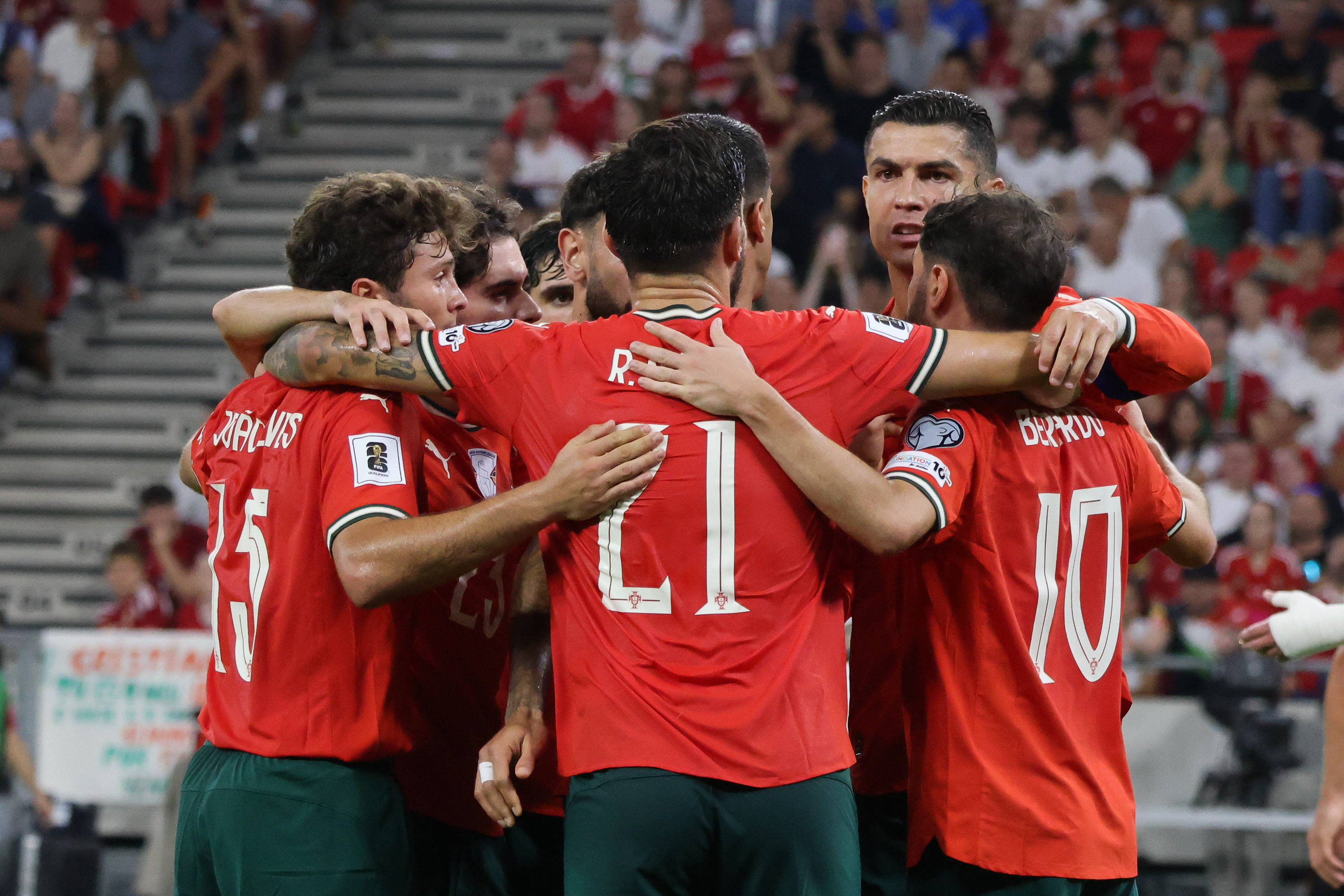 金年会官方网站-包含葡萄牙体育发布备战花絮，今晚主帅复盘，意甲任务艰巨，赛季目标并未改变的词条